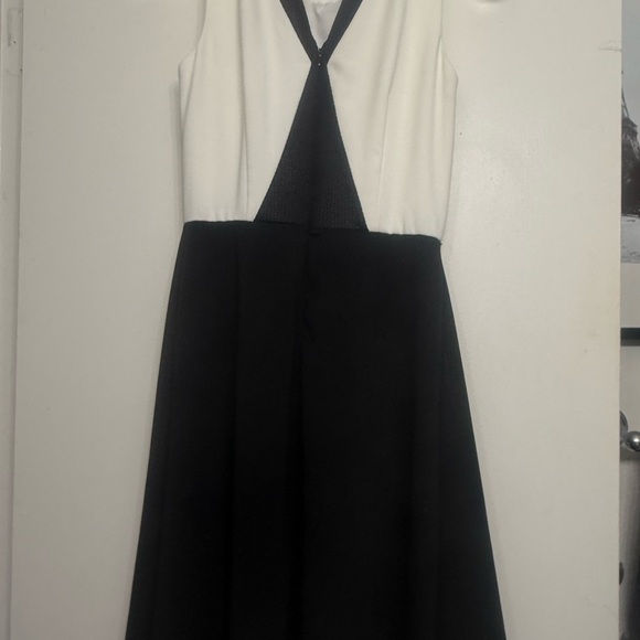 Badgley Mischka Black and White Midi Dress - Picture 2 of 2